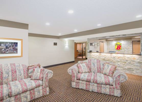 Super 8 by Wyndham Knoxville 1