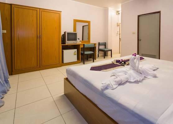 Guesthouse Belvedere - Room for 2 Near Patong Beach, Wifi and Ac 1