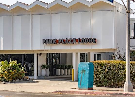Park Plaza Lodge Hotel 1