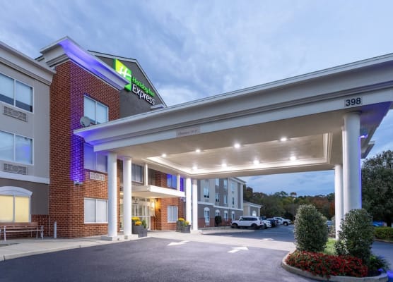 Holiday Inn Express and Suites Vineland Millville, an IHG Hotel 1