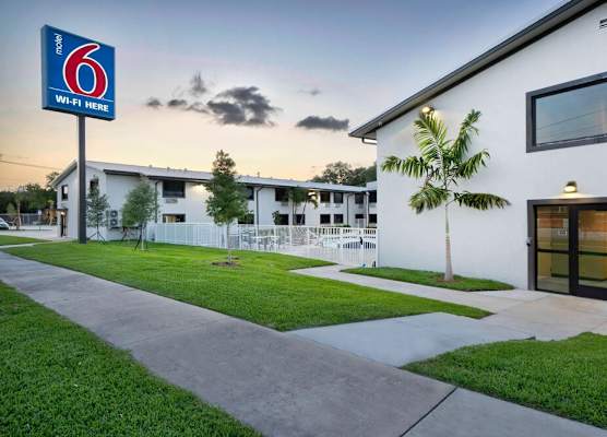 Motel 6 Fort Lauderdale, FL 1