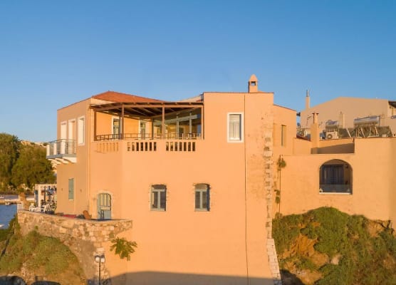 Captain's House Hotel Suites & Apartments 1