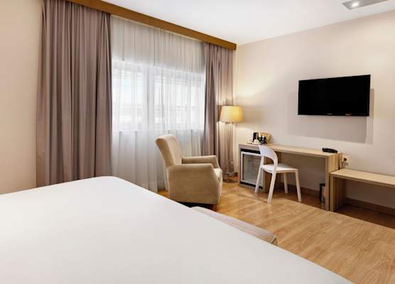 B&B HOTEL Logroño Las Cañas 1