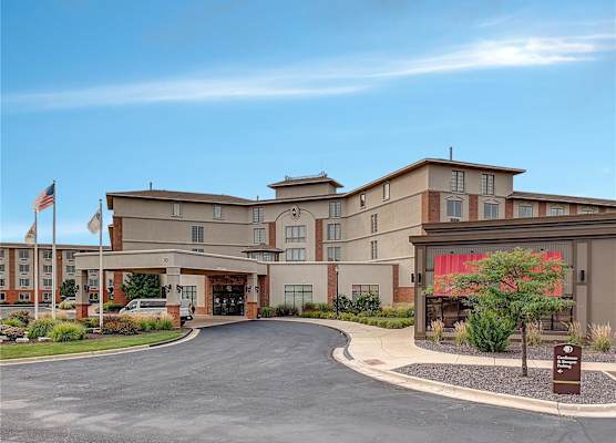 DoubleTree by Hilton Bloomington 1