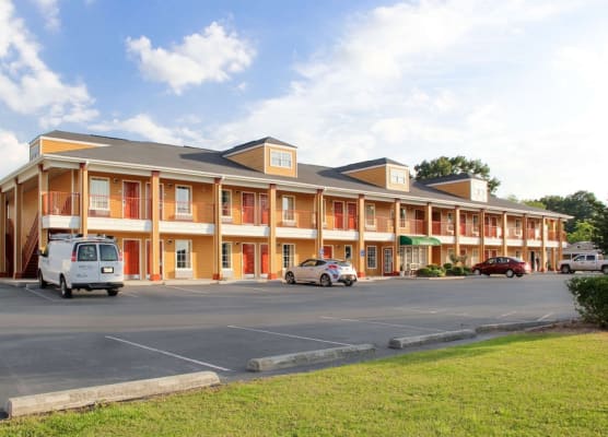 Quality Inn Albertville US 431 1