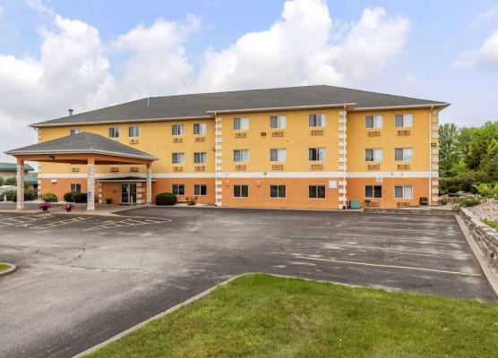Comfort Inn Muscatine near Hwy 61 1