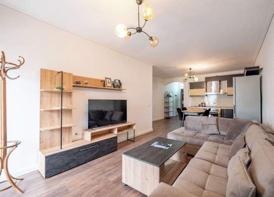 Tirent Apartment Komuna Parisit 2 1