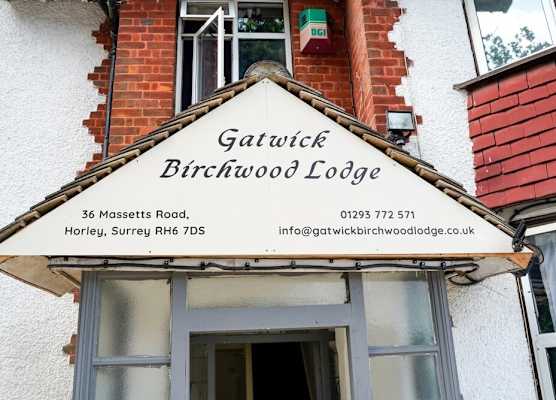 Gatwick Birchwood Lodge 1