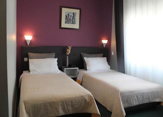 Yasha Hotel 1