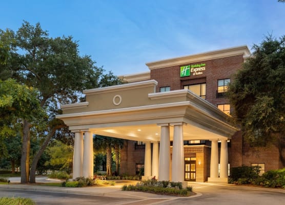 Holiday Inn Express & Suites CHARLESTON - MOUNT PLEASANT by IHG 1