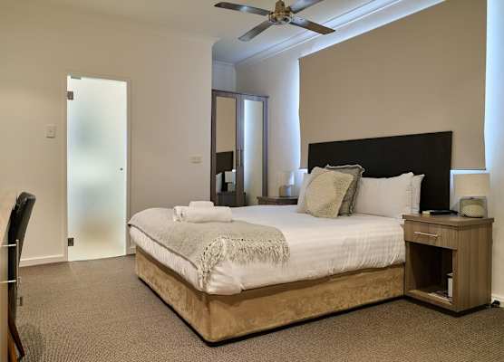 Norfolk Hotel 1