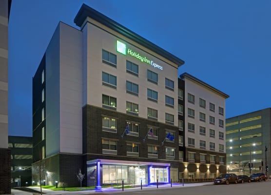Holiday Inn Express MILWAUKEE DOWNTOWN by IHG 1