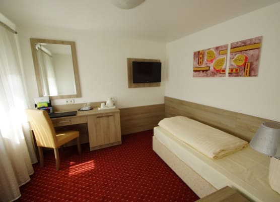 Airport Hotel Filder Post 1