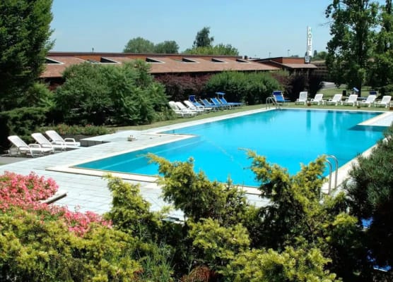 Golf Hotel 1