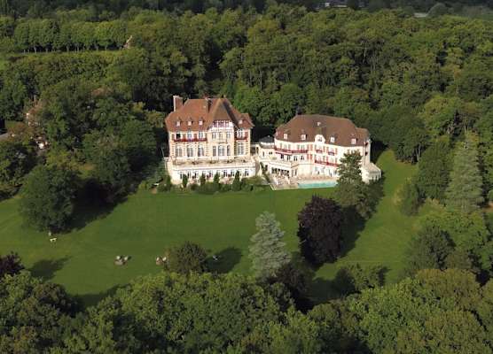 Le Château de la Tour 1