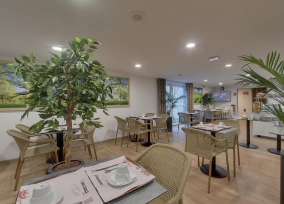 Hotel The Originals Bernay Acropole 1