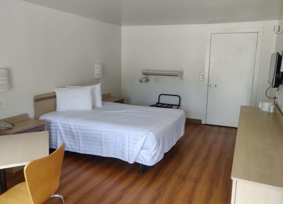 Travelodge by Wyndham Fayetteville 1