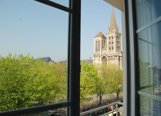 Hôtel Cathédrale, Lisieux 1