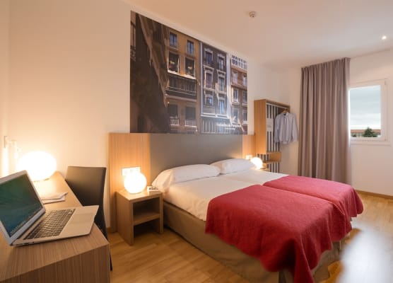IRAIPE Pamplona Hostal Auto Check-in 1