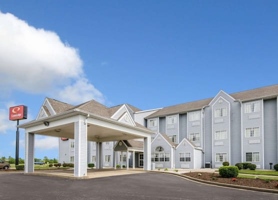 Econo Lodge Inn & Suites Evansville East 1