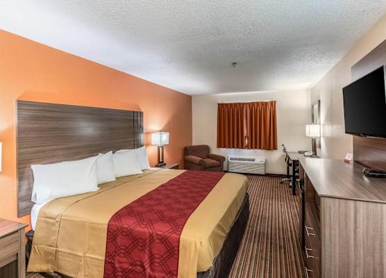 Econo Lodge Inn & Suites Mckinney - Plano North 1
