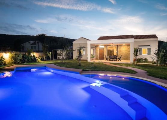 Three Stars Luxury Villas 1