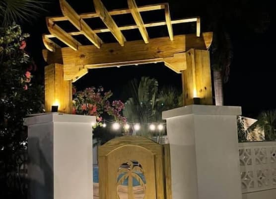 Colony Club Inn & Suites 1