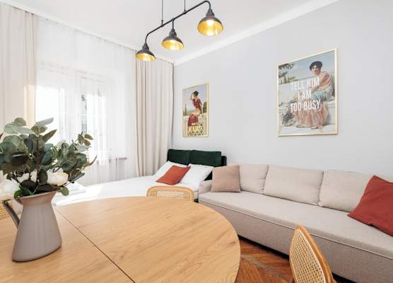 Retro Glamour by Upstairs 1