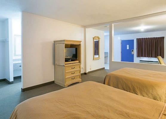Rodeway Inn & Suites Enterprise 1