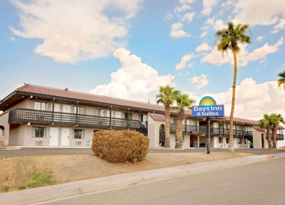 Days Inn & Suites by Wyndham Needles 1