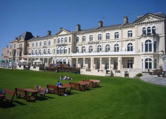 Royal Grosvenor Hotel 1