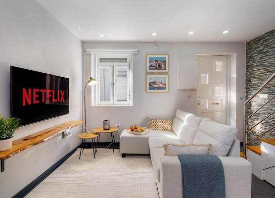 Porto City Center Comfort & Stylishly Furnished 1