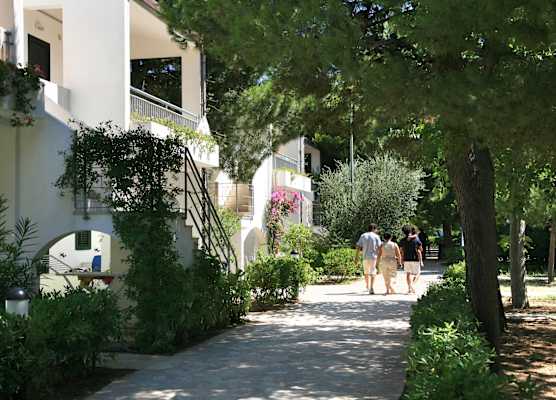 Baia Degli Aranci Suite & Apartments 1