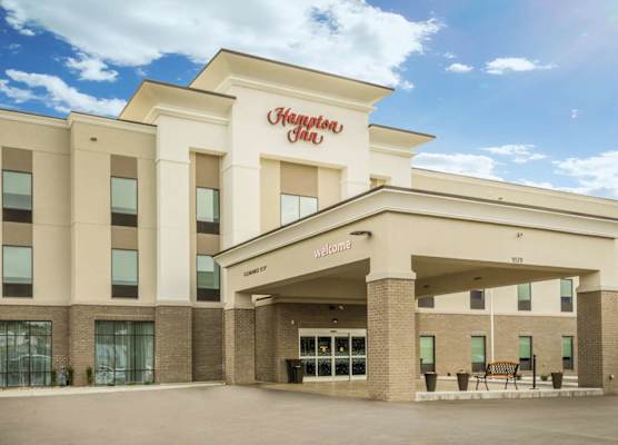 Hampton Inn Newport 1