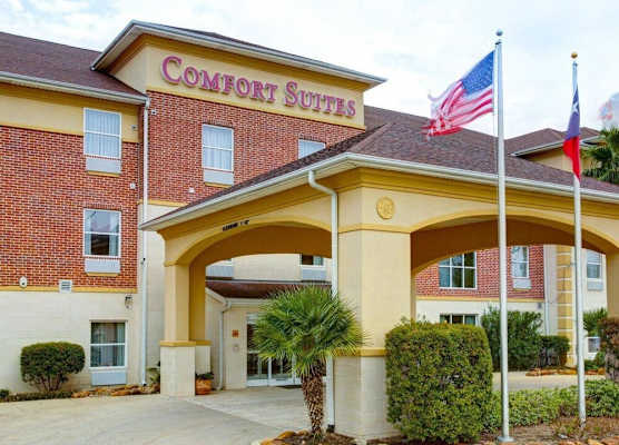 Comfort Suites University Drive 1