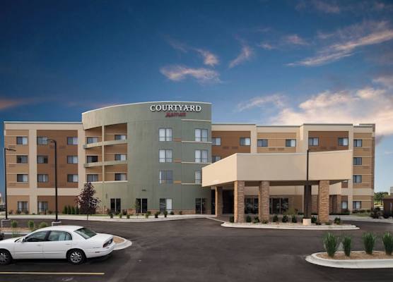 Courtyard Bay City 1