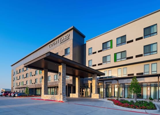 Courtyard Dallas Grand Prairie 1