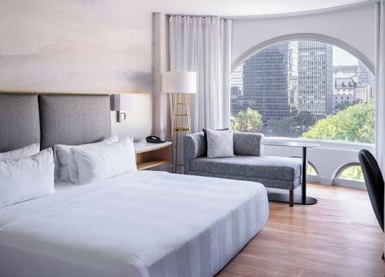 Montreal Marriott Chateau Champlain 1