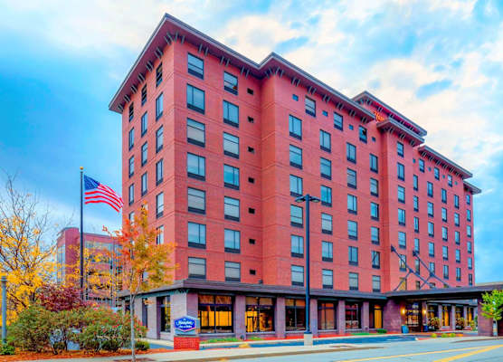 Hampton Inn & Suites Pittsburgh-Downtown 1
