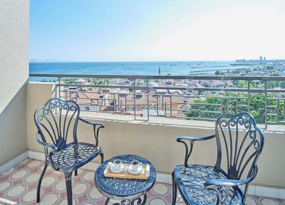 Four-G Hotel Premium 1
