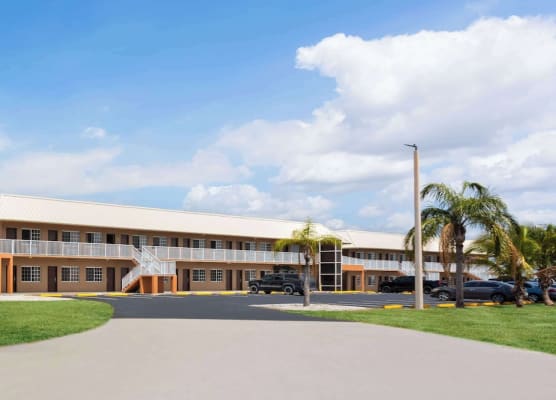 Travelodge Suites by Wyndham Lake Okeechobee 1