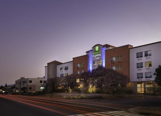 Holiday Inn Express & Suites BELMONT by IHG 1