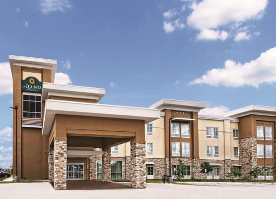 La Quinta by Wyndham San Antonio by Frost Bank Center 1