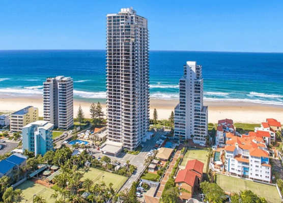 Surfers Paradise Beachfront Pool and Views 1