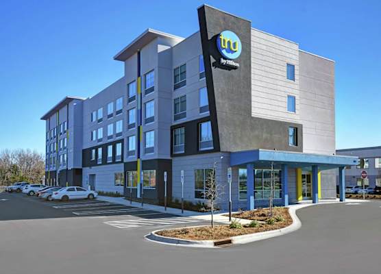 Tru By Hilton Burlington 1