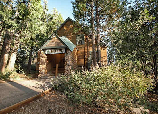 Shaver Lake Village Hotel 1