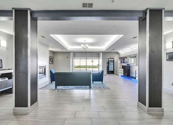 Platinum Inn & Suites Webster 1