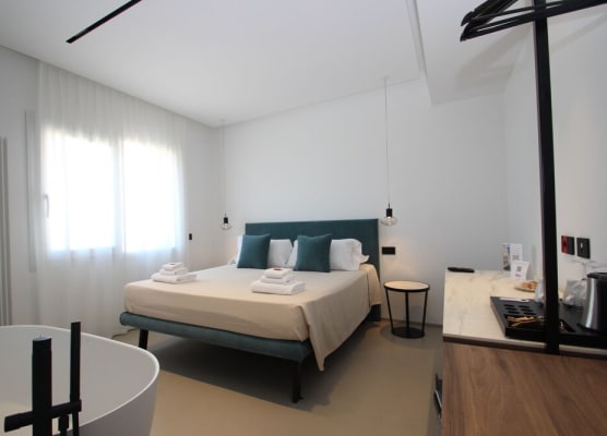 B&B Le Suites di Costanza 1
