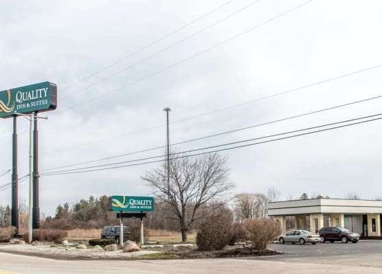 Quality Inn & Suites Fairview - Erie 1