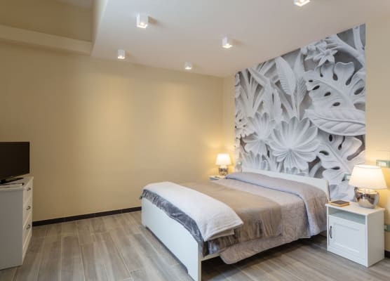 Carla's Rooms with Private Bathroom & Shared Kitchen 1